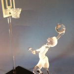 Trophée basket - Trophée sculpture en verre 2015 - Basketteur - Traitement verre satiné - verre translucide - Rhénald Lecomte - Art Verrier