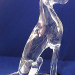 Trophée canin en verre - Trophée d’art 2015 - Dogue allemand sculpté en verre plein sur socle noir - Hauteur 20 cm - Art Verrier