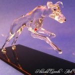 Trophée canin en verre - Trophée d’art 2017 - Lévrier sculpté en verre plein sur socle noir - Art Verrier