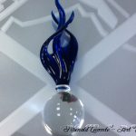 Trophée Gendarmerie - Brigade de Gendarmerie Aix les Bains - Savoie - Création 2016 - Plan rapproché sur la flamme en verre bleu sculptée au chalumeau