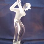 Trophée golf - Trophée d’art 2019 - Joueur de golf sculpté en verre plein - Traitement verre satiné - verre transparent - Art Verrier
