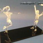 Trophée sport féminin – Handball – Sportives sculptées en verre - Traitement verre satiné - verre transparent - Art Verrier